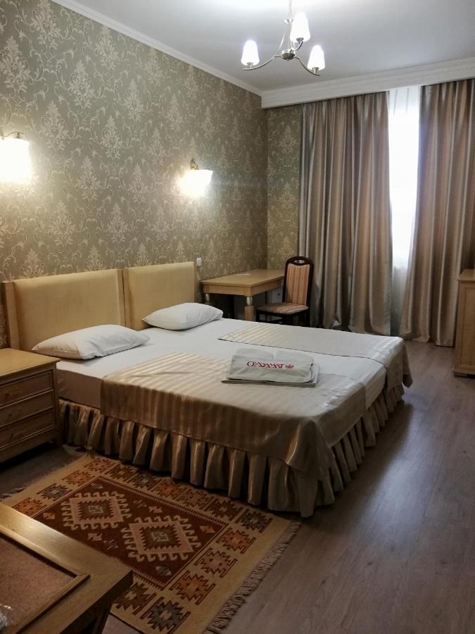 O Azamat Hotel Astana Exterior foto