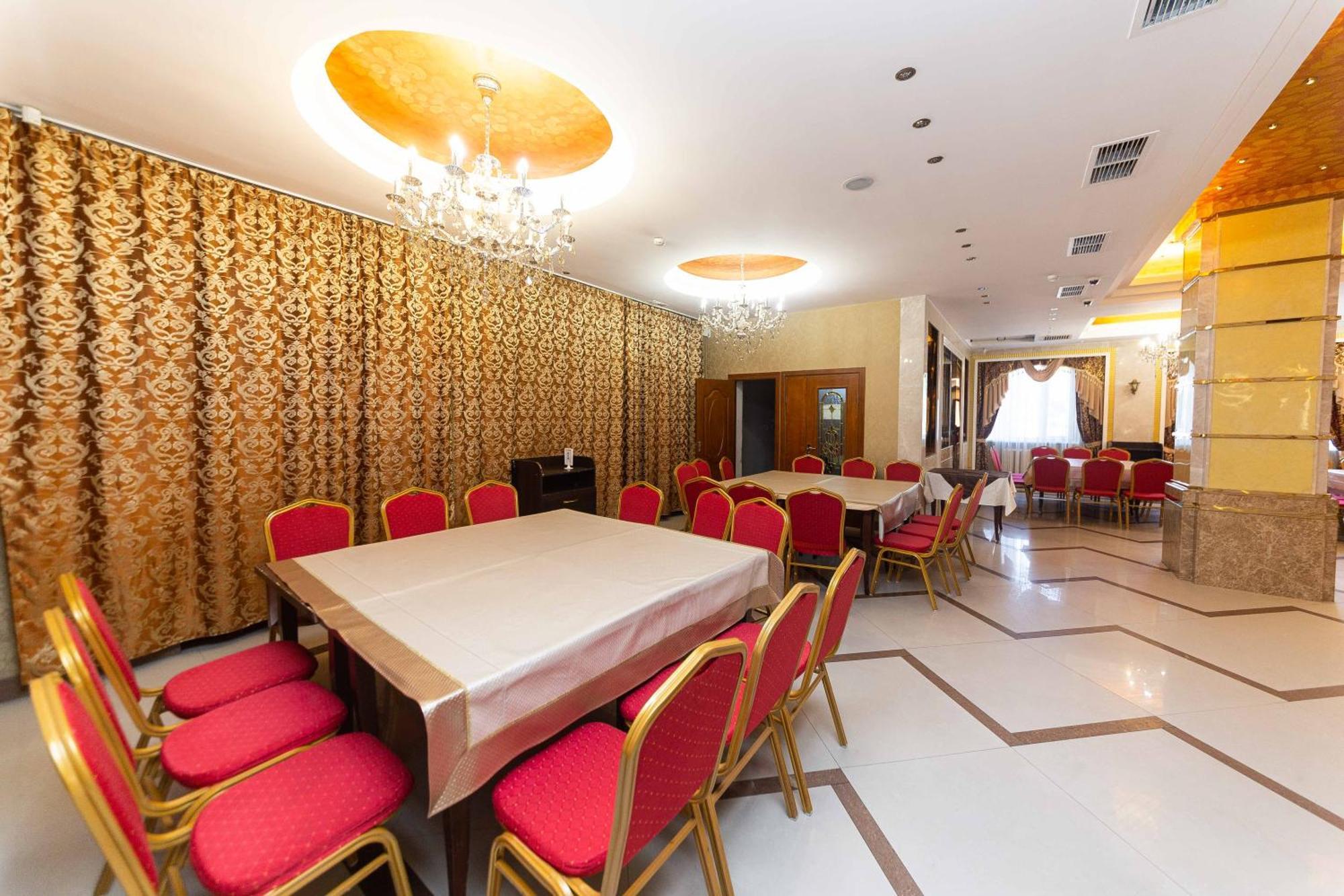 O Azamat Hotel Astana Exterior foto